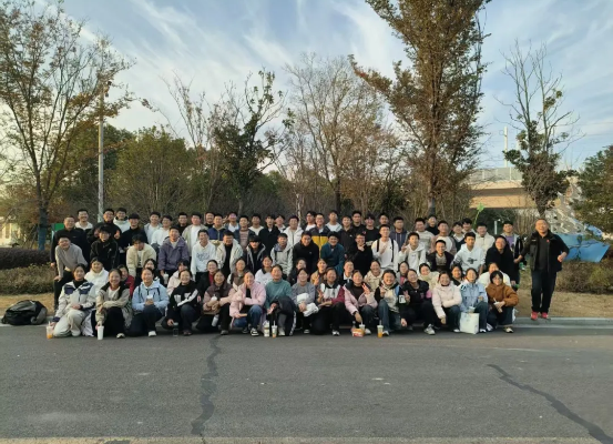 红色引领启新程 户外实践育新人——蒙城一中党员教师带领学子开展红色户外拓展实践活动