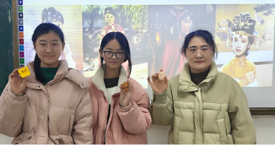 多彩校园|石膏绘红楼，色彩传经典——蒙城一中创意表达社举行主题社团活动